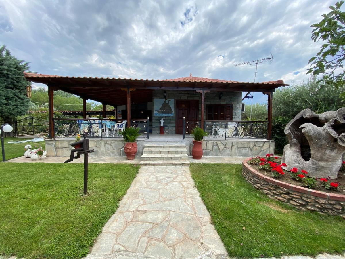 Beachfront Cottage Nea Triglia Exterior photo
