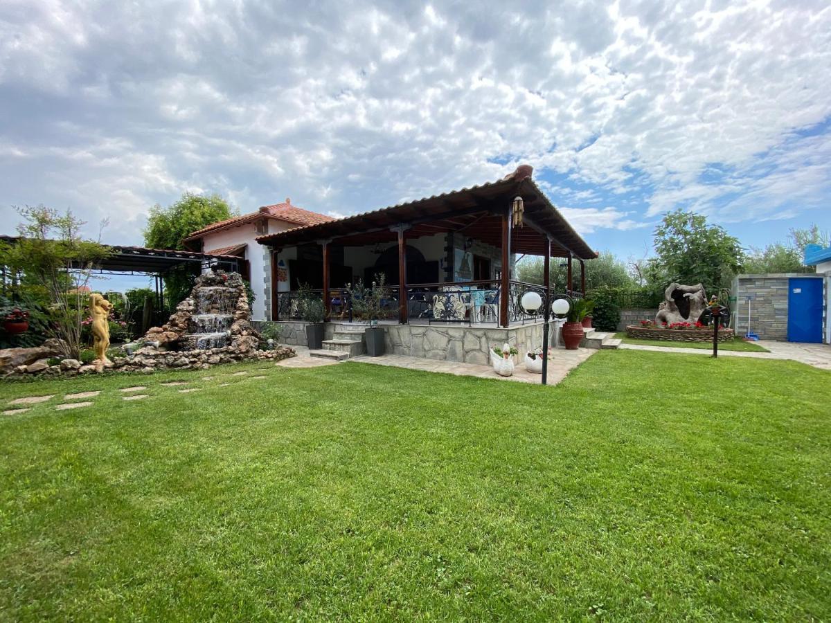 Beachfront Cottage Nea Triglia Exterior photo