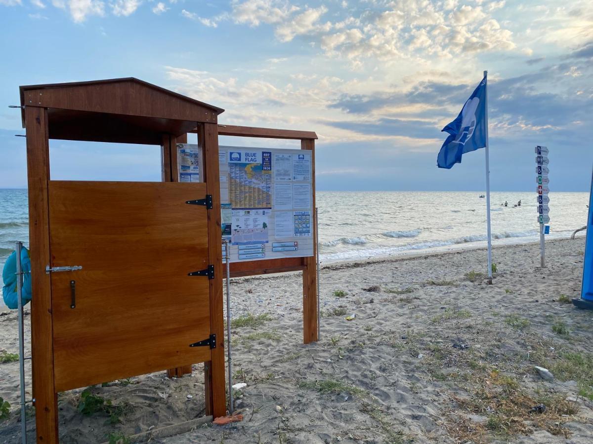Beachfront Cottage Nea Triglia Exterior photo